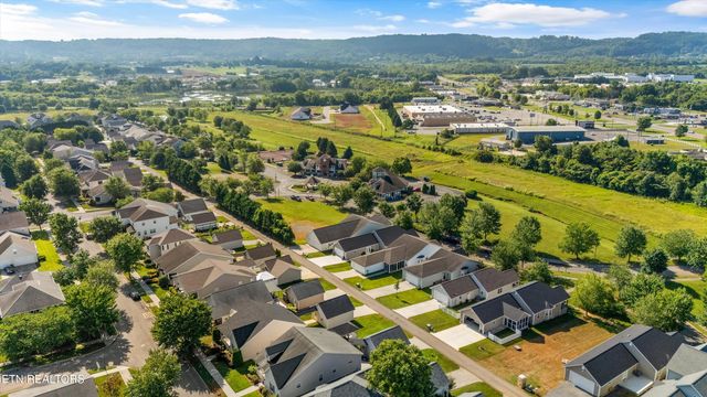 117 Willowcreek Blvd, Sweetwater, TN 37874