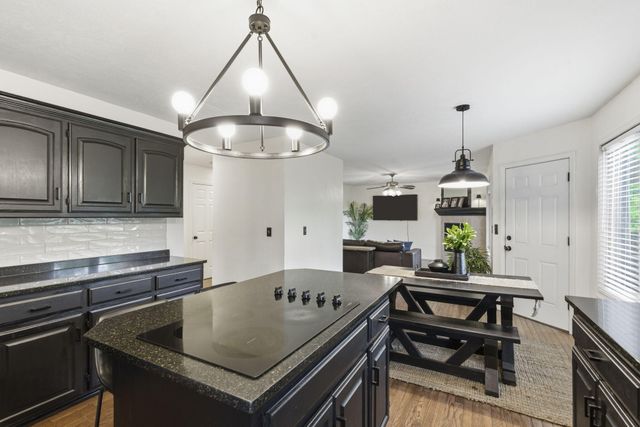 1703 N Gregory Drive, Nixa, MO 65714