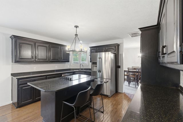 1703 N Gregory Drive, Nixa, MO 65714