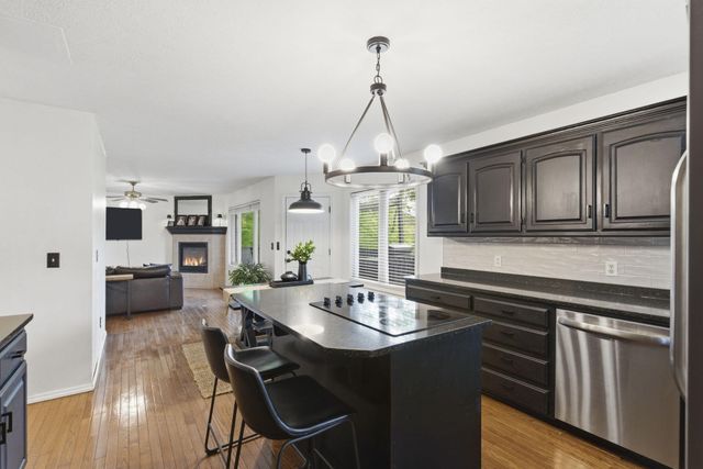 1703 N Gregory Drive, Nixa, MO 65714