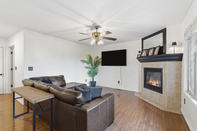 1703 N Gregory Drive, Nixa, MO 65714