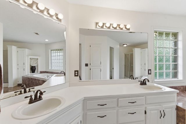 1703 N Gregory Drive, Nixa, MO 65714