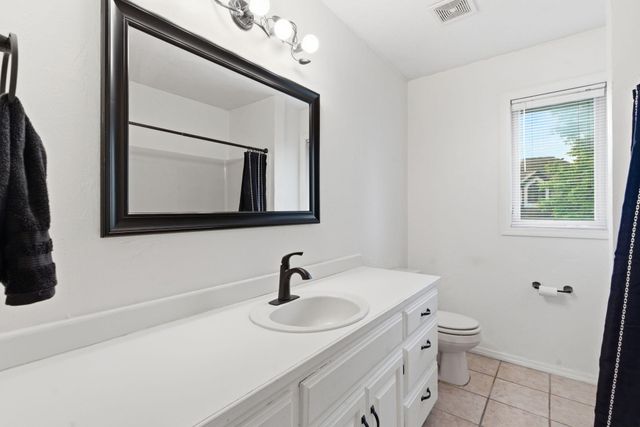 1703 N Gregory Drive, Nixa, MO 65714