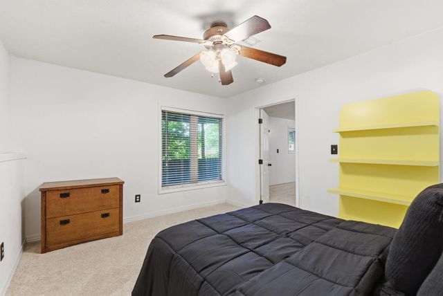 1703 N Gregory Drive, Nixa, MO 65714