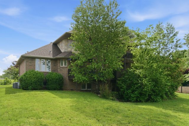 1703 N Gregory Drive, Nixa, MO 65714