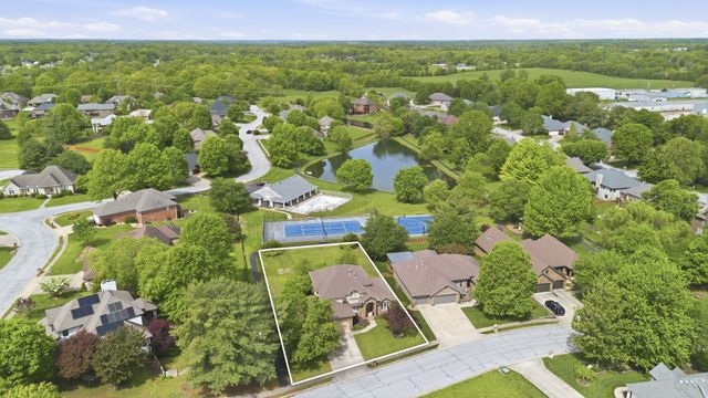 1703 N Gregory Drive, Nixa, MO 65714