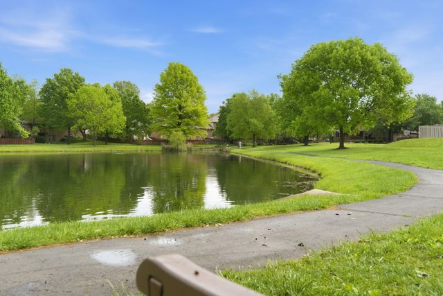 1703 N Gregory Drive, Nixa, MO 65714
