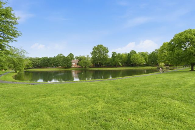 1703 N Gregory Drive, Nixa, MO 65714