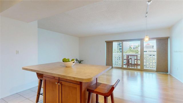 2401 BAYSHORE BLVD 502, Tampa, FL 33629