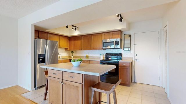 2401 BAYSHORE BLVD 502, Tampa, FL 33629
