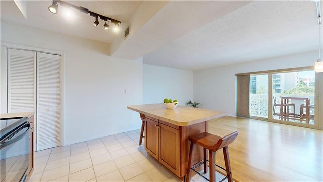 2401 BAYSHORE BLVD 502, Tampa, FL 33629