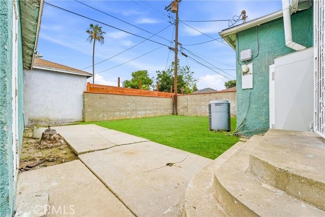 2717 W Tichenor, Compton, CA 90220