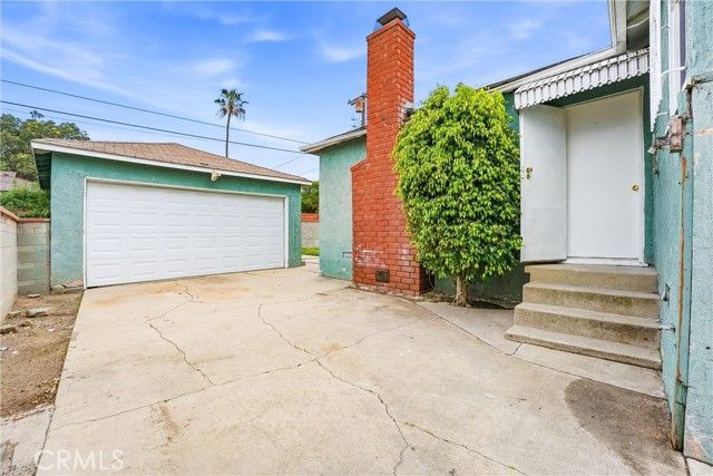 2717 W Tichenor, Compton, CA 90220