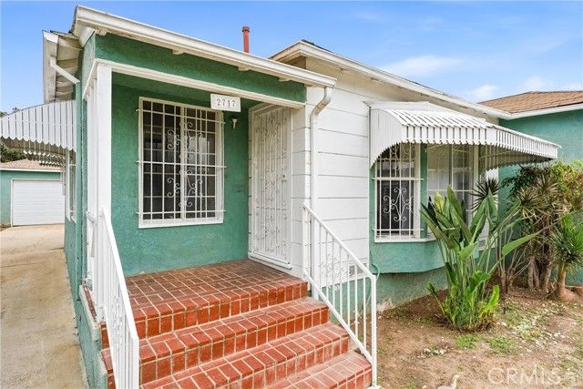 2717 W Tichenor, Compton, CA 90220