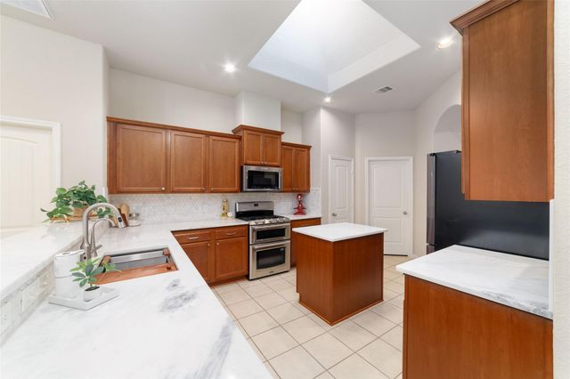 18511 Bristol Point Lane, Tomball, TX 77377