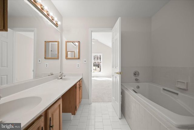 14210 GREENVIEW DR, Laurel, MD 20708