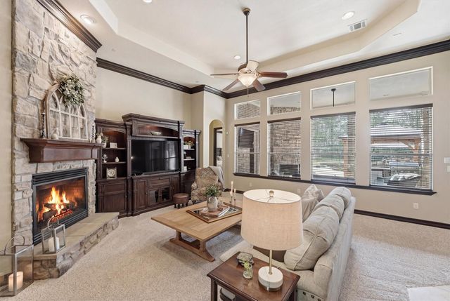 26235 Crown Ranch Boulevard, Montgomery, TX 77316