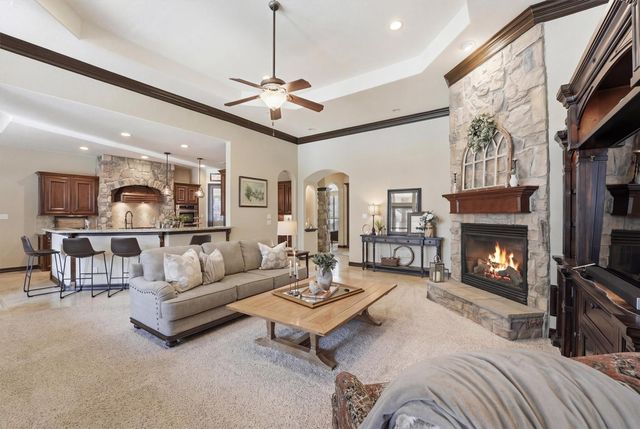 26235 Crown Ranch Boulevard, Montgomery, TX 77316