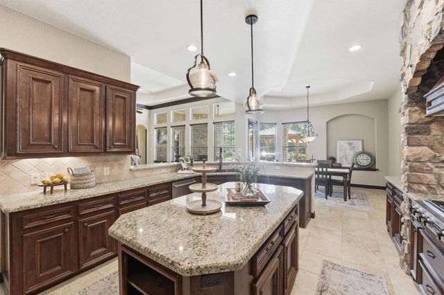 26235 Crown Ranch Boulevard, Montgomery, TX 77316