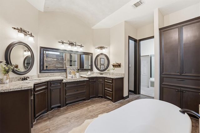 26235 Crown Ranch Boulevard, Montgomery, TX 77316