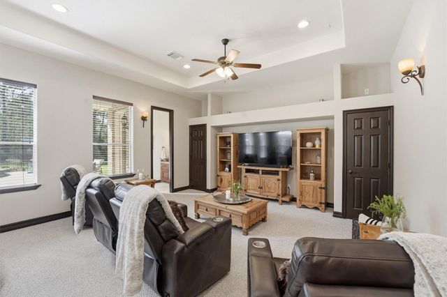 26235 Crown Ranch Boulevard, Montgomery, TX 77316