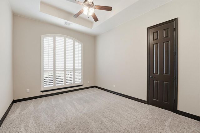 26235 Crown Ranch Boulevard, Montgomery, TX 77316