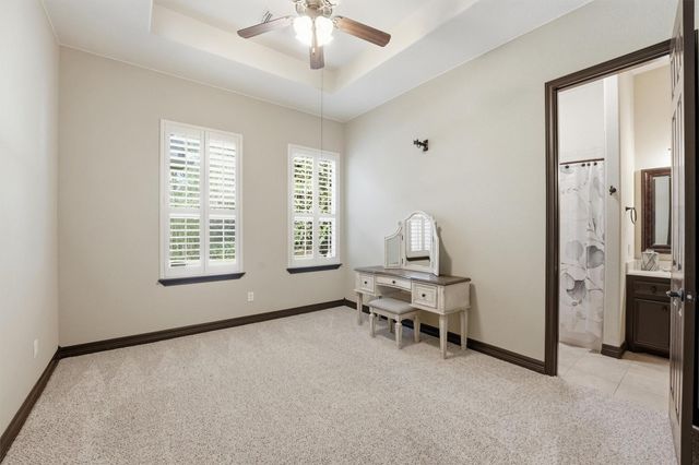 26235 Crown Ranch Boulevard, Montgomery, TX 77316