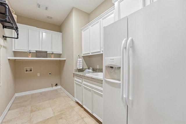 26235 Crown Ranch Boulevard, Montgomery, TX 77316