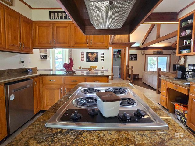 563 S Vaughn Drive, Satsuma, AL 36572