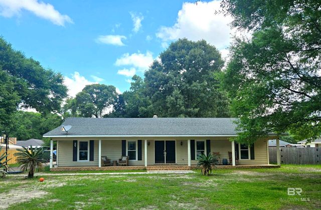 563 S Vaughn Drive, Satsuma, AL 36572
