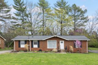 7241 Willow Creek Dr, Nashville, TN 37221