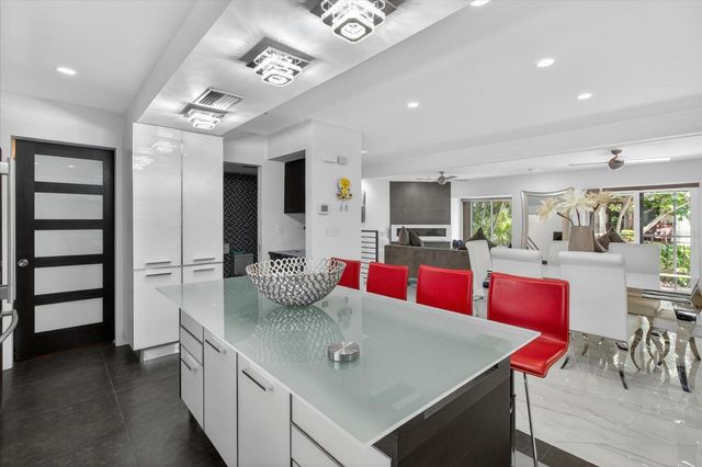 240 WINDWARD PASSAGE 1004, Clearwater Beach, FL 33767