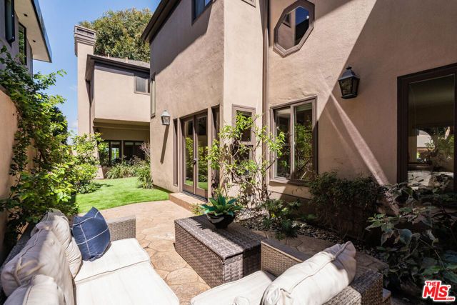 2422 N Ardmore Avenue, Manhattan Beach, CA 90266