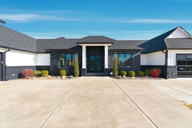 2114 S Celtic St, Wichita, KS 67230