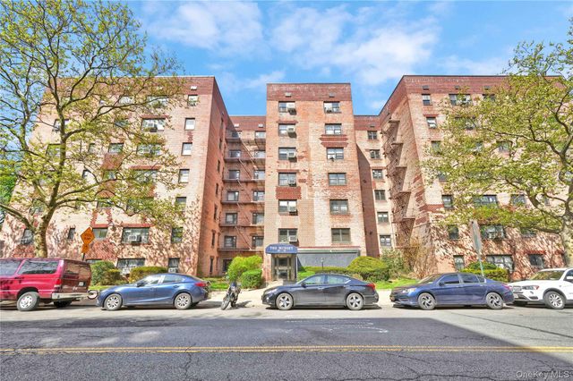 29-30 137th Street 4D, Flushing, NY 11354