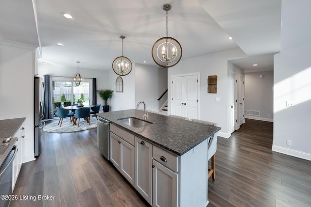 12102 Cypress Ridge Dr, Louisville, KY 40299