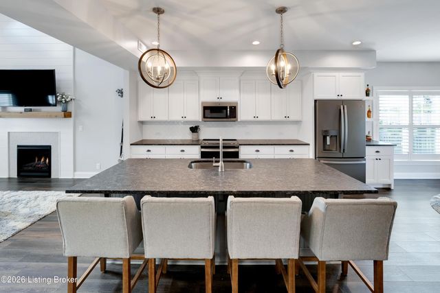 12102 Cypress Ridge Dr, Louisville, KY 40299