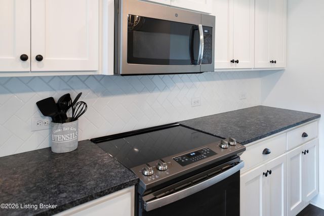 12102 Cypress Ridge Dr, Louisville, KY 40299