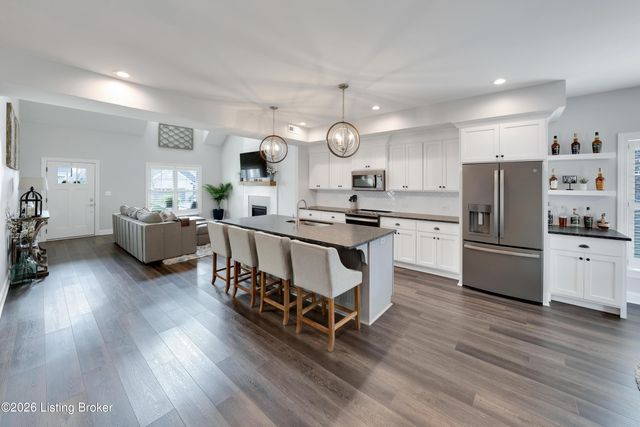 12102 Cypress Ridge Dr, Louisville, KY 40299