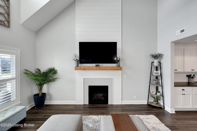 12102 Cypress Ridge Dr, Louisville, KY 40299