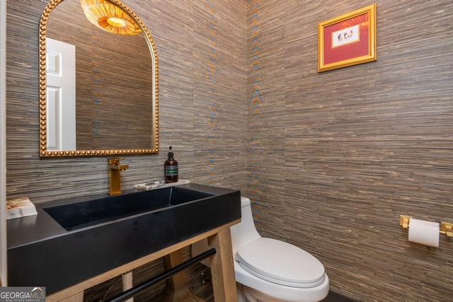 9460 Mistwater Close, Roswell, GA 30076