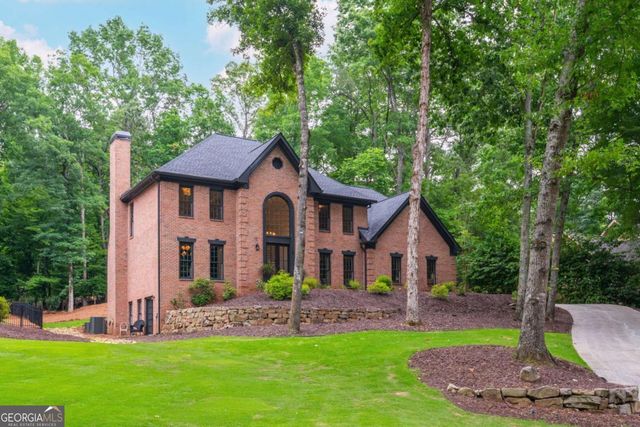 9460 Mistwater Close, Roswell, GA 30076