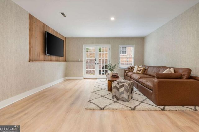 9460 Mistwater Close, Roswell, GA 30076