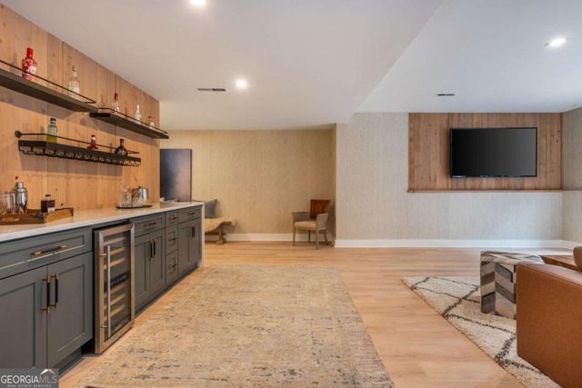 9460 Mistwater Close, Roswell, GA 30076