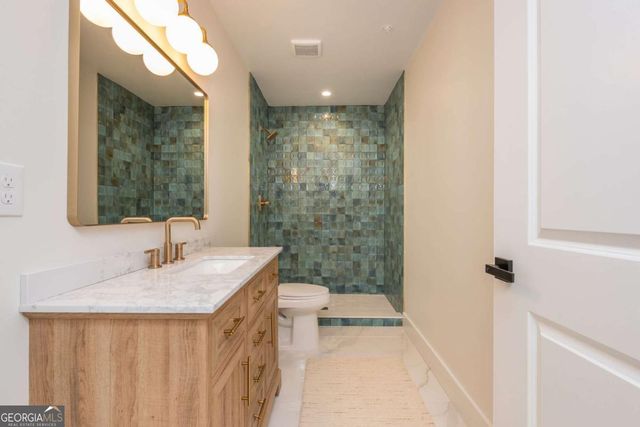 9460 Mistwater Close, Roswell, GA 30076