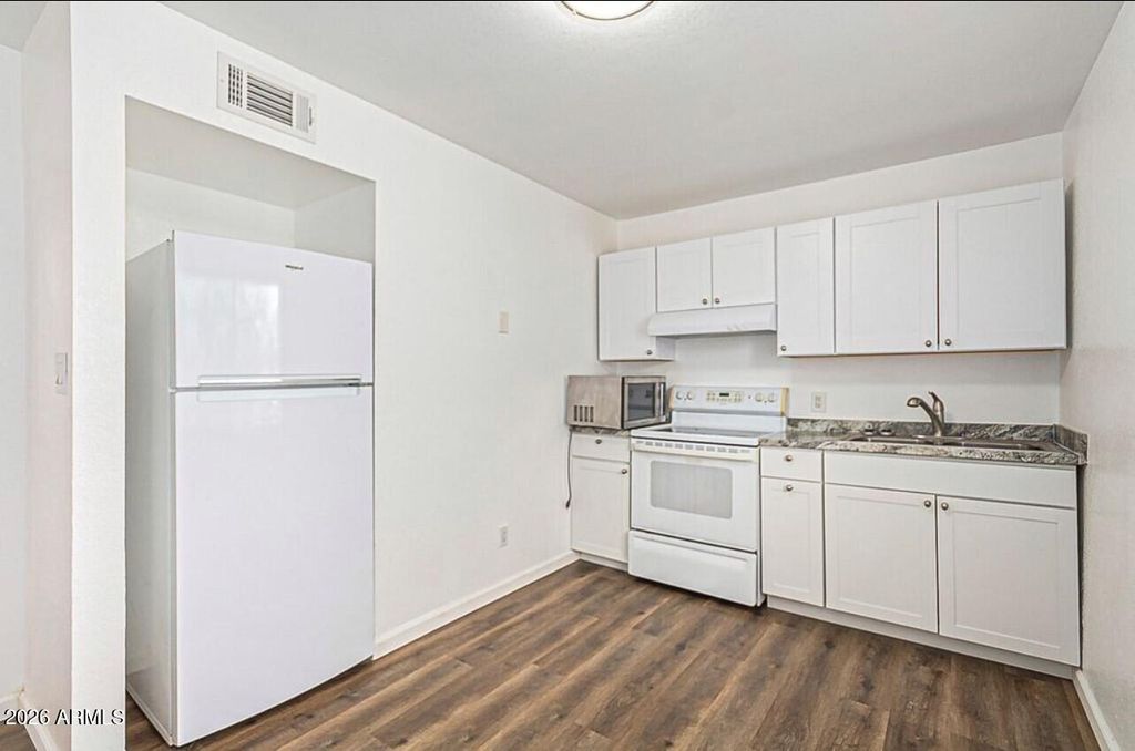 Image 13 of property listing at 1318 E CULVER Street, Phoenix, AZ 85006