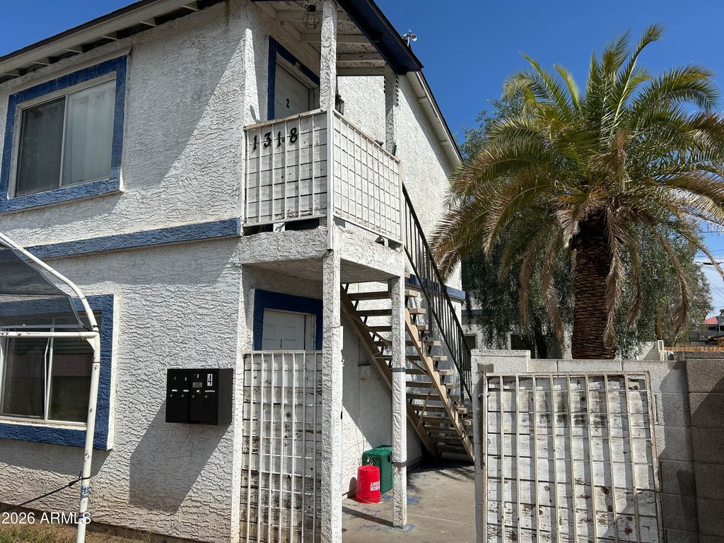 Image 5 of property listing at 1318 E CULVER Street, Phoenix, AZ 85006