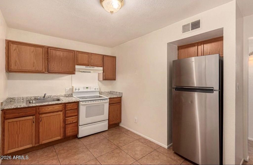 Image 7 of property listing at 1318 E CULVER Street, Phoenix, AZ 85006