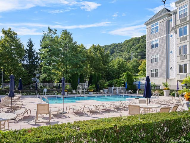 3 Harbor Pointe Drive, Haverstraw, NY 10927