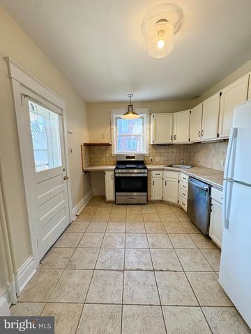 616 N FRONT ST, Wormleysburg, PA 17043